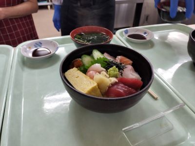 海鮮丼